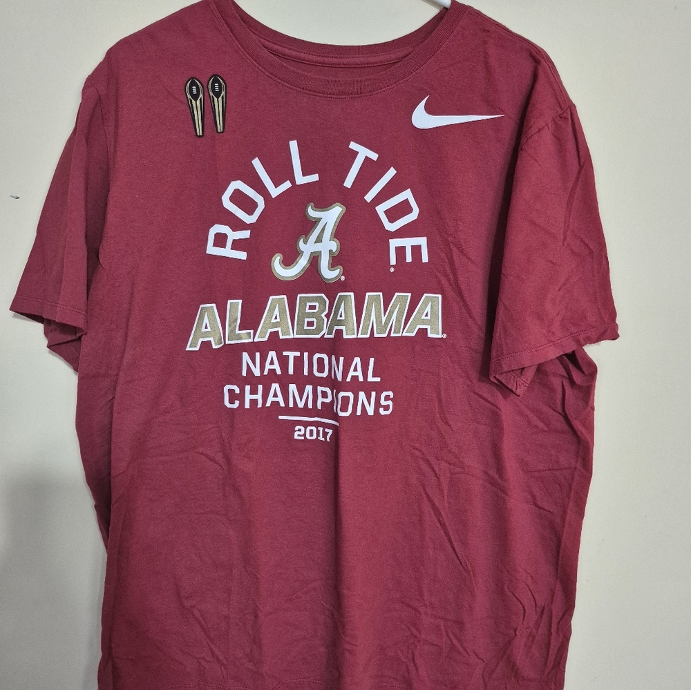 Alabama Crimson Tide Nike T-Shirt. National Champions 2017. Crimson Red. Mens Si
